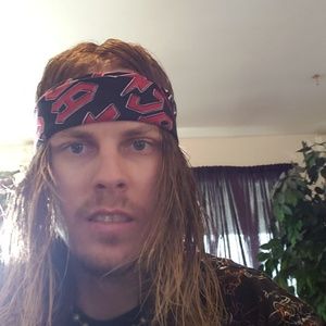 Meet your Posher, Dustin